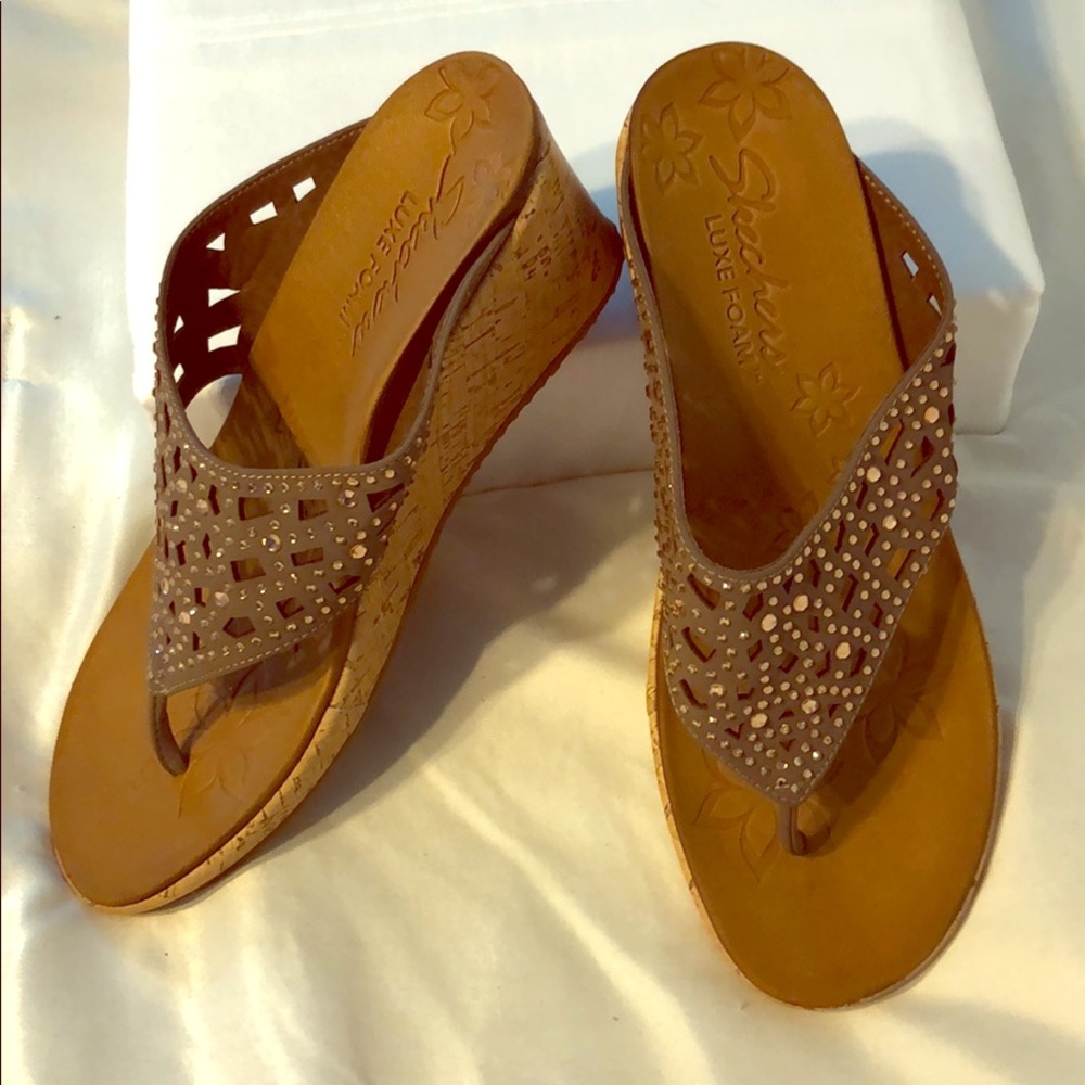 Skechers Luxe Foam Sandals